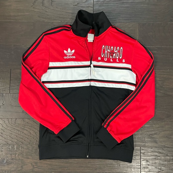 Adidas NBA Chicago Bulls Zip Up Sweatshirt/Jacket Size Men’s Small Retro Vibes! - Picture 1 of 8